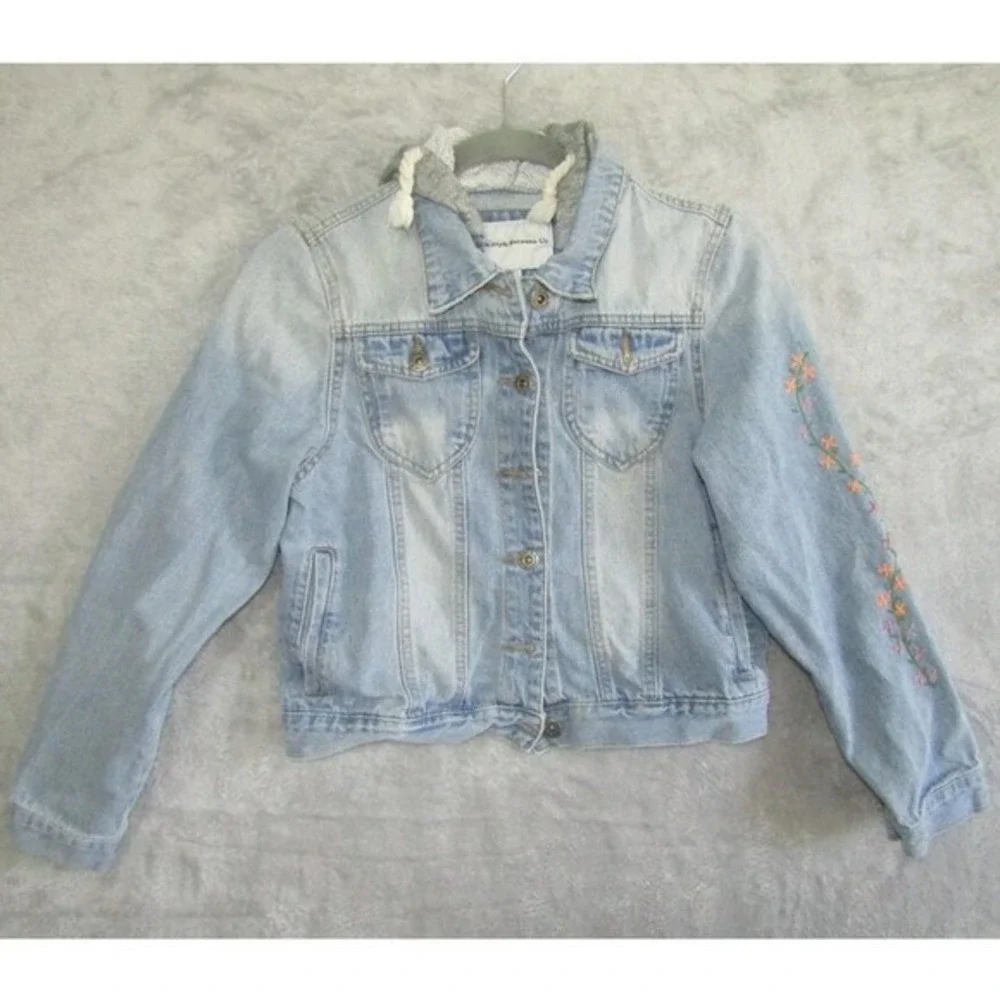 The Style Between‎ Us Girls S Light Wash Denim Jacket Embroidered Butterfly Hood